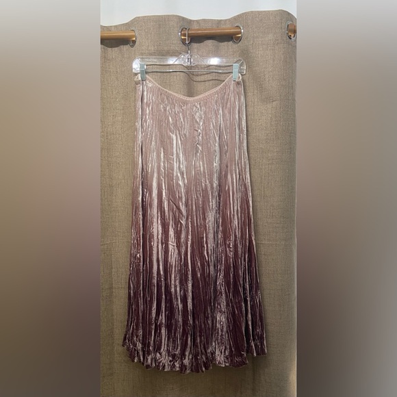 Karen Kane Dresses & Skirts - Karen Kane crushed ombré Blush Velvet Maxi Skirt